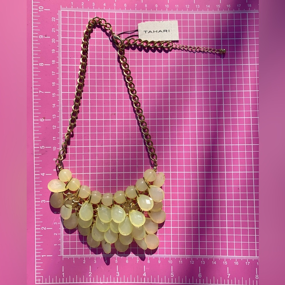 Tahari Elegant Gold chain yellow Cream beads statement Necklace 20” - Picture 7 of 7